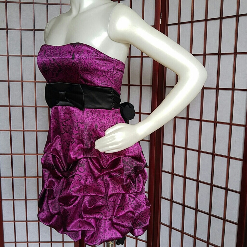 Dress - Picture 4 of 8